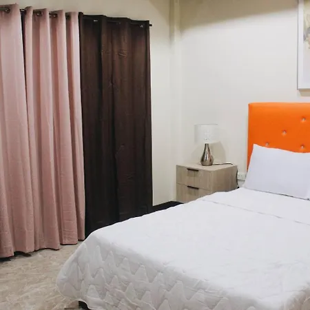 Fast Wi-Fi, Near Beaches & Cozy Affordable Room